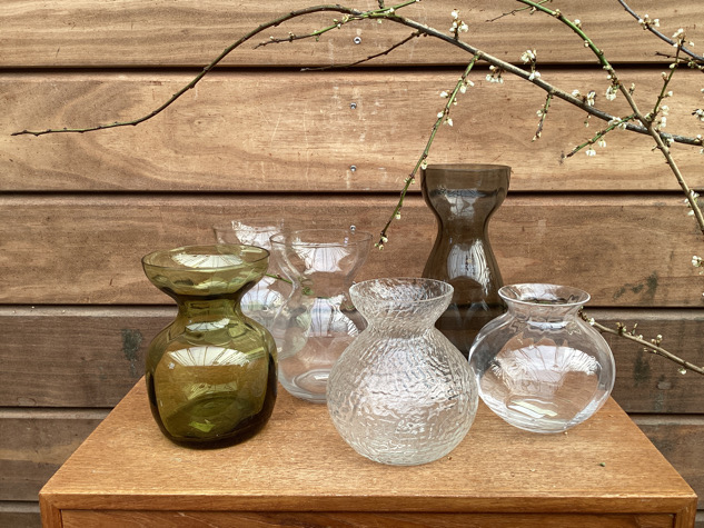 #holmegaardhyacintglas#holmegaardglasværk#holmegaardglas#hyacintvase#hyacintglas #løgvase #løgglas #swirl#klartglas #vase #vintage #vintageglas#midmod #interiør #boligindretning#tilsalg #sælges #forsale #genbrug#indretmedgenbrug #paulinekdk #vejle