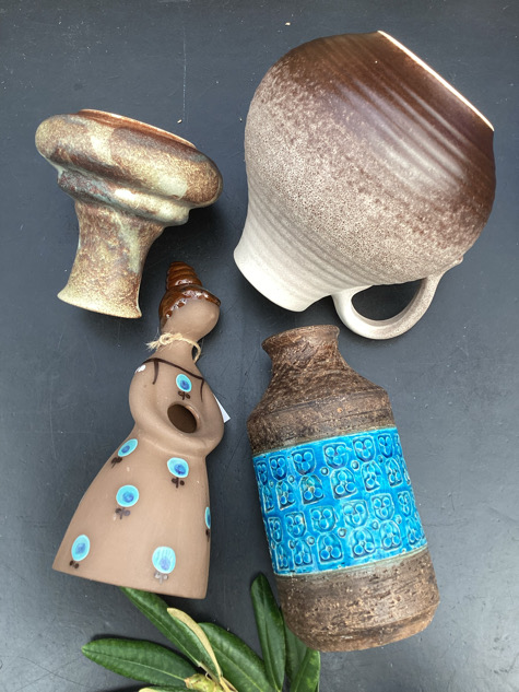 Lehmann, keramik, bordlampe, vase, skjuler, vintage, retro, #westgermany#westgermanypottery#westgermanyvase#westgermanykeramik#vase#vaser#keramikskål#keramikfad#scheurich#ernstfaxe#ernstfaxekeramik#gulvvase#urtepotteskjuler#potteskjuler#keramik#vintage#opsats#hulvase#svampevase#paulinekdk#stentøj