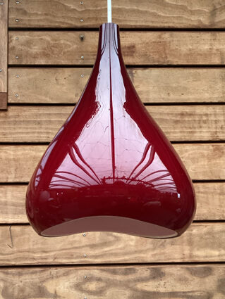 #holmegaard#kretapendel#holmegaardkreta#jacobbang#jacobebang #orangeglass #nordisksolar#actonbjørn#sigvardbernadotte#holmegaardteardrop#teardrop#teardroppendel#glas#overfangsglas#lilla#lillapendel#purplelamp#purpleglass#midmod#belysning#vintage#interiør#boligindretning#vejle#paulinekdk