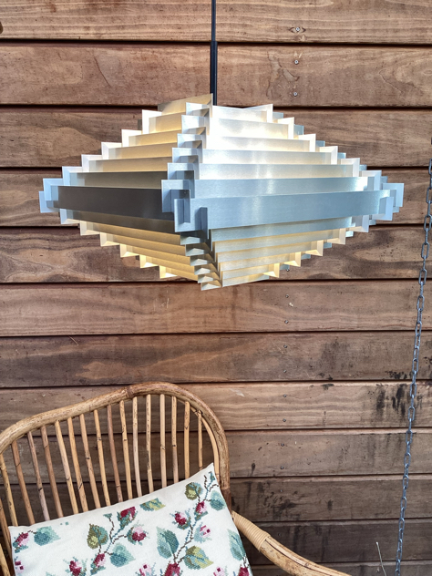 #veronalamp #svendmiddelboe #svendmiddelboeverona#pyramidelampe#aluminium#brass#nordisksolar#nordisksolarkompagni #johammerborg #fogmorup#danishdesign #danishlamp #vintagelamp #danishdesign#midcenturymodern #danishmodern #tilsalg #sælges #forsale#loppefund #genbrug #midmod #classic #interiordesign#homedecor#paulinekdk #vejle