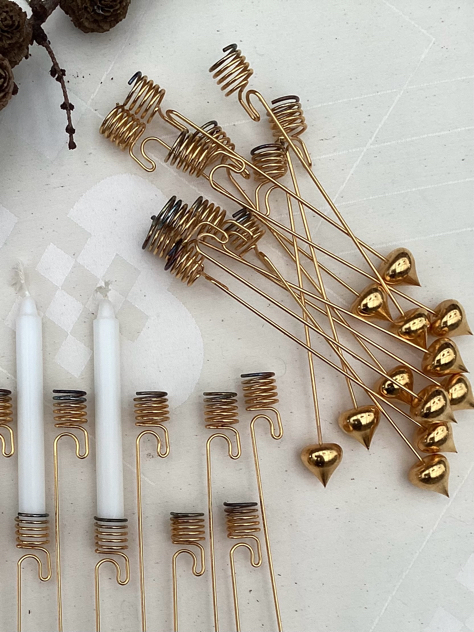 #juletræsfod #jul #julidanmark #jul2024#lysholder#juleting#juletræ#kalenderlys#kalenderstage#vintagejul #julepynt#støbejern#tilsalg #sælges #forsale #juletræsfodijern#paulinekdk #kuglestage#tobiasjacobsendesign#Vejle#daellsvarehus#messing#messingophæng#messingjulepynt