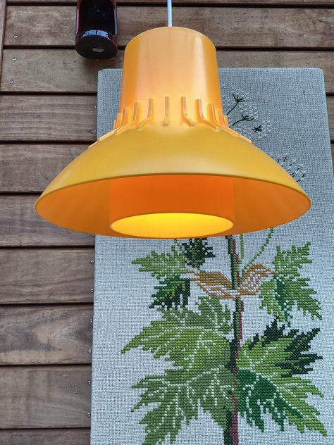 #nordlys#svenmiddelboe #nordisksolar #lyfa#askbelysning#schrøderkemi#akryl#akryllampe#plasticfantastic#artdeco#artnouveau#scandinaviandesign#danishdesign#madeinsweden#interiør#indretning#boligindretning#vintage#midmod#designclassic #designclassics #vejle#paulinekdk