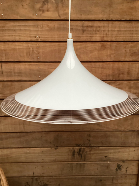 #nordlys#svenmiddelboe #nordisksolar #lyfa#askbelysning#trompetpendel#semipendel#plasticfantastic#acryliclamp#schrøderkemi#akryl#akryllampe#plasticfantastic#artdeco#artnouveau#scandinaviandesign#danishdesign#madeinsweden#interiør#indretning#boligindretning#vintage#midmod#designclassic #designclassics #vejle#paulinekdk