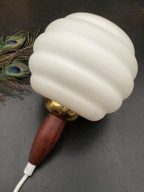 #opalglas#lampe#danishdesign #opalglas#messing #antik#tilsalg#sælges #lampe #køkkenlampe#pendel#vintagelamp#lyfa #lyfalamp #vintage #belysning#vintage#holmegaardlampe#holmegaard#midcenturymodern#danishmodern#genbrug#midmod #classic#interiordesign#homedecor#vejle#paulinekdk