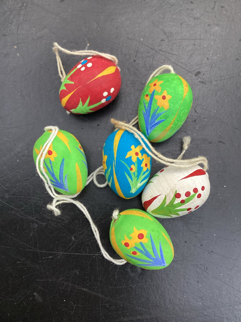 #trææg#påskepynt#håndmaledeæg #påskeæg#påskehare#hare#påske #annebeate#holline#eigenbrod#påske2025#påskepynt #easterbunny #easter#brass #messingfigur #messinghare#messing #indretning #interiør #indretmedgenbrug #tilsalg #sælges #forsale #paulinekdk #vejle