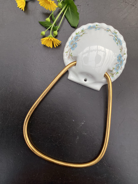 #badeværelse #belysning #vintagevæglampe #vintage #ifö#ifø#ifölamp #vintagelamp #retrolamper #væglampe #badeværelseslampe #sengelampe #belysning #vintage #midcenturymodern #danishmodern #tilsalg #sælges #forsale #loppefund #genbrug #midmod #classic #interiordesign #homedecor#lesbainsdecoresdeporcelaine#håndklædeholder#madeinfrance#lebainsdecorsporcelaine