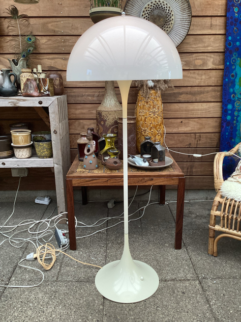 #panton#vernerpanton #panthella#panthellalamp #panthellafloor#midmod #danishdesign#scandinaviandesign #interiør#indretning #boligindretning#belysning #gulvlampe #paulinekdk#vejle #tilsalg #sælges #forsale