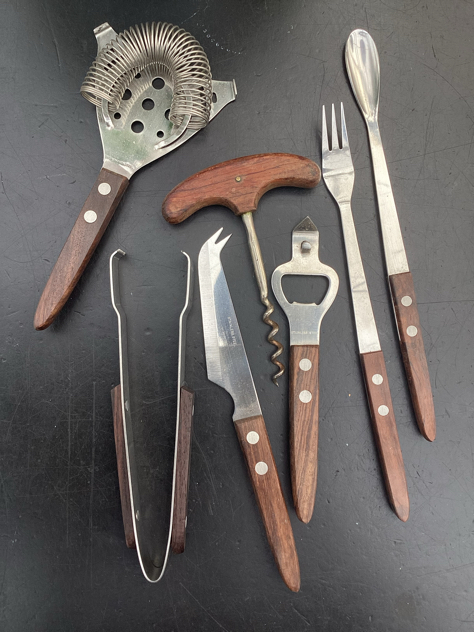 #isspand #borddækning #hjemmebar#isterninger#nøgenkvinde#messingoplukker#oplukker#proptrækkeripalisander#palisander#rosewood#teak#barset#arnejacobsen#stelton#steltoncylindaline #cylindaline#vintagebsr#vintage #induga #tilsalg#sælges #forsale #istang