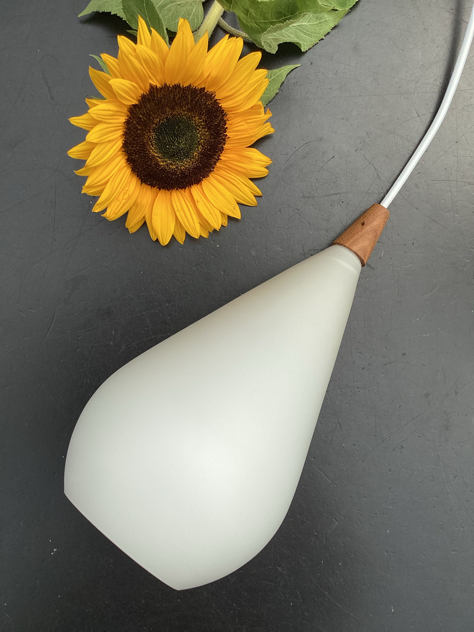 #holmegaard#michaelbang#michaelbangholmegaard#holmegaardteardrop#jacobbang #jacobebang#glas#overfangsglas#lilla#lillapendel#purplelamp#purpleglass#midmod#belysninh#vintage#interiør#boligindretning#vejle#paulinekdk