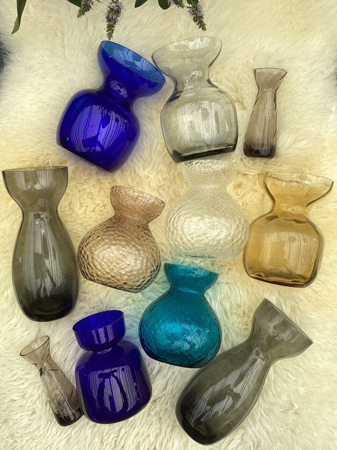 farvedeloegglas.jpg #holmegaardhyacintglas #holmegaardglasværk#holmegaardglas#hyacintvase #hyacintglas #løgvase #løgglas#swirl #klartglas #vase #vintage #vintageglas #midmod#interiør #boligindretning #tilsalg #sælges #forsale #genbrug