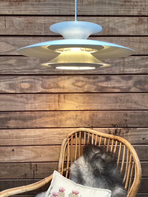#ph5 #danishdesign #ph43#ph5white#ph5blanc#ph5hvid#vintagelamp #vintage #belysning #phlamp#belysning #pendel #vintage#midcenturymodern #danishmodern#tilsalg #sælges #forsale #genbrug#midmod #classic #interiordesign#homedecor #bæredygtig #indretning#indretmedgenbrug #paulinekdk#vejle#louispoulsenph5 #louispoulsen#erikbalslev#radiuslamp