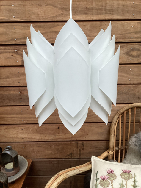 ballet.jpg #hoyrup #hoyruplight #larsschioler larsschiøler #vintagelamp#pvclamp #balletlamp #butterflylamp #belysning #pendel#vintage #vintage #messing #midcenturymodern#danishmodern #tilsalg #sælges #forsale #loppefund #genbrug#midmod #classic #interiordesign #homedecor #bæredygtig#indretning #indretmedgenbrug