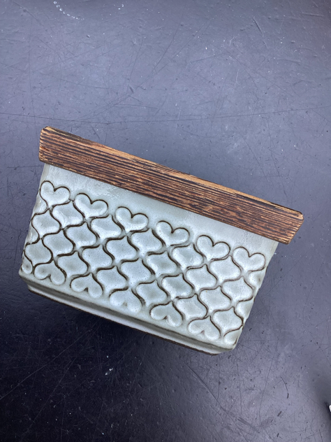 cordial.jpg #quistgaard#quistgaarddesign#azur#azurstentøj#azurtekande#tekandeistentøj#quistgaard#stentøj#borddækning#tepotte#vejle#paulinekdk#cordial#cordialsmørboks#cordialstentøj#smørboks#quistgaardcordial