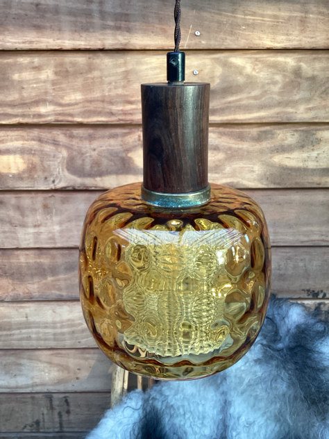 #orrefors #carlfagerlund #glaspendel #vintagelamp#belysning #pendel #vintage #vintage #messing#pressetglas#midcenturymodern #danishmodern #tilsalg#sælges #forsale #loppefund #genbrug #midmod #classic#interiordesign #homedecor #bæredygtig#indretning#paulinekdk#vejle #indretmedgenbrug