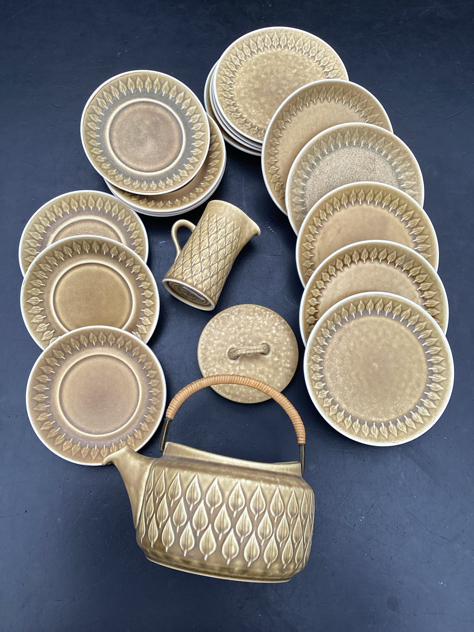 #quistgaard#quistgaarddesign#relief#quistgaardrelief#nissen#bingoggrøndahl#azur#azurstentøj#azurtekande#quistgaardpalet#paletquistgaard #hvidpalet#paletmiddagstallerken#palettallerkner#tekandeistentøj#quistgaard#stentøj#borddækning#tepotte#vejle#paulinekdk