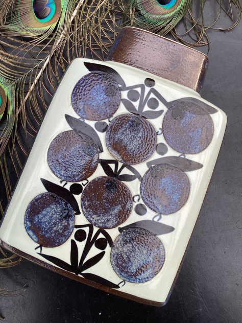 #grethehellandhansen #royalcopenhagen#fajance#royalcopenhagenbaca#fajanceskål#mariannejohnson#karichristensen#aluminia#aluminiaisspand#ingelisekofoed#fajancefad#bethbreyen#indretning#interiør#smykkeskål#boligindretning#danishdesign#midmod#vejle#paulinekdk#bæredygtig#secondhand#genbrugsguld