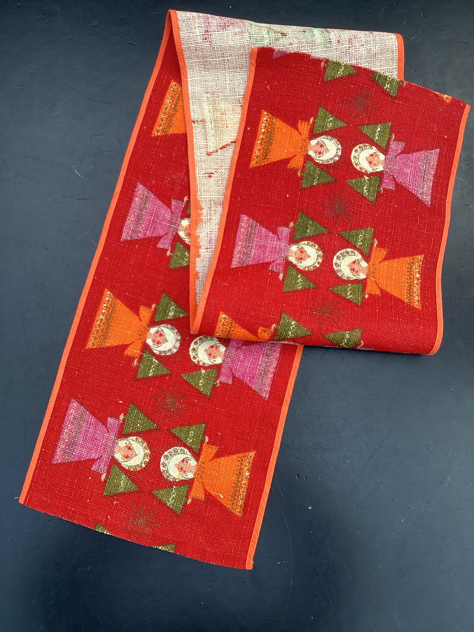 #adventsstage#englestage#messingpynt#perleklokke#perlepynt#juletextil#juletræsfod #jul#julebroderi#julepynt#hækletpynt##julidanmark #jul2025#juleting #juletræ#södahl#inkaprint#juleløber#sødahl#inkaprint#julebroderi#juletræstæppe #kalenderlys#kalenderstage#vintagejul #julepynt#støbejern #tilsalg #sælges #forsale #paulinekdk #vejle