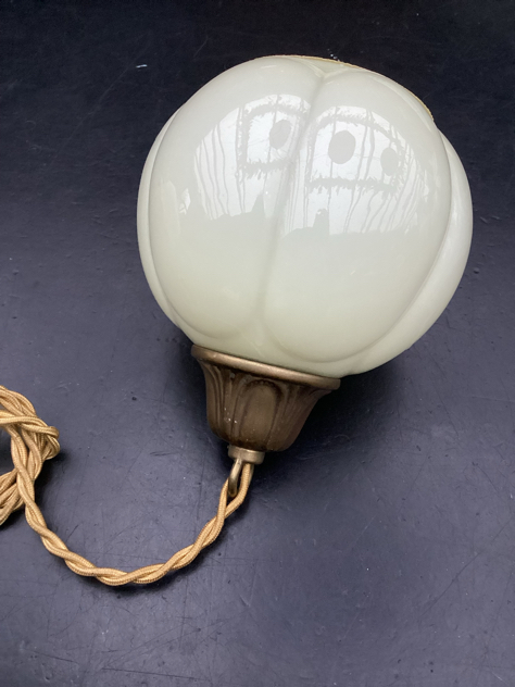 #bentkarlby#lyfa#elfenbensfarvetglas#messing#brass#brasschandelier#messinglysekrone#artdeco#artnouveau#scandinaviandesign#danishdesign#madeinsweden#interiør#indretning#boligindretning#vintage#midmod#designclassic #designclassics#vejle#paulinekdk