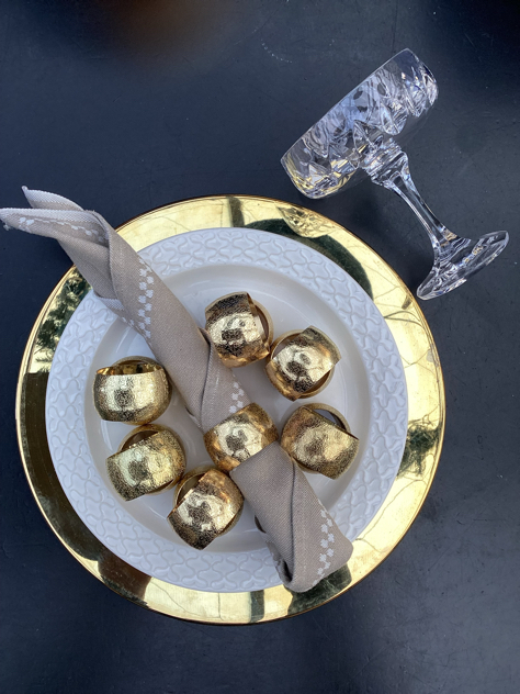 #dækketallerken#servietringe#servietringeimessing#messingdækketallerken #messing #borddækning#dækketallerken#servietringe#servietringeimessing#messingdækketallerken#messing#borddækning#servietringeiguld#madeindenmark#vintage#midcenturymodern#danishmodern#tilsalg#sælges#forsale #loppefund#genbrug#midmod#classic#interiordesign#homedecor#bæredygtig#indretning#indretmedgenbrug#paulinekdk #vejle#messingservietringe