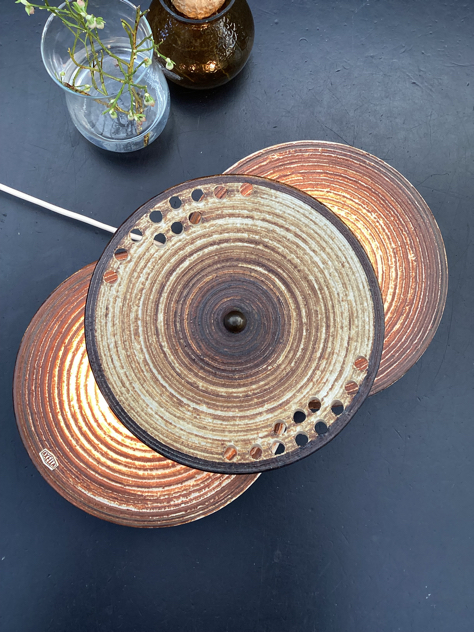 #væglampe #belysning #keramik #keramiklampe#keramikvæglampe axellaaxellakeramik axellavæglampesøholmsøholmkeramiksøholmvæglamperetro retrokeramik vægophæng vintage midcenturymodern danishmodern tilsalg sælges forsale genbrug midmod classic interiordesign homedecor vintagevejlepaulinekdk