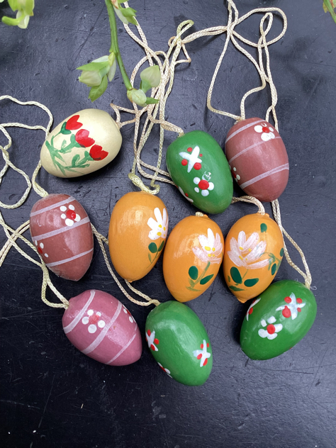 #trææg#påskepynt#håndmaledeæg #påskeæg#påskehareharepåskeannebeatehollineeigenbrodpåske2025påskepynt easterbunny easterbrass messingfigur messingharemessing indretning interiør indretmedgenbrug tilsalg sælges forsale paulinekdk vejle