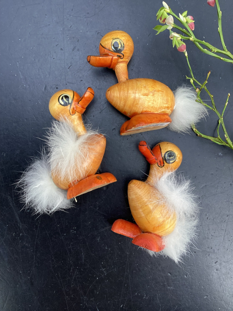 #trææg#påskepynt#håndmaledeæg #påskeæg#daellsvarehusannebeatehollineeigenbrodpåske2025påskepynt easterbunny easterbrass messingfigur messingharemessing indretning interiør indretmedgenbrug tilsalg sælges forsale paulinekdk vejle