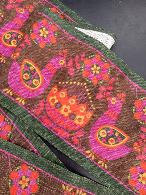 #påske#bordløber#jute#påskepynt#løberijute jul julebroderijulepynthækletpyntjulidanmark jul2025 juleting juletræ södahlinkaprintjuleløbersødahlinkaprintjulebroderijuletræstæppe kalenderlyskalenderstagevintagejul julepynt støbejern tilsalg sælges forsale paulinekdk vejle