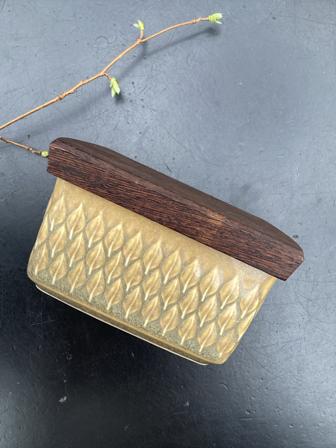 #jensharaldquistgaard#kronjyden#relief#reliefstel#steljhq #borddækning #smørboks #stentøj #eliefstentøj reliefsmørboks #Vejle #paulinekdk