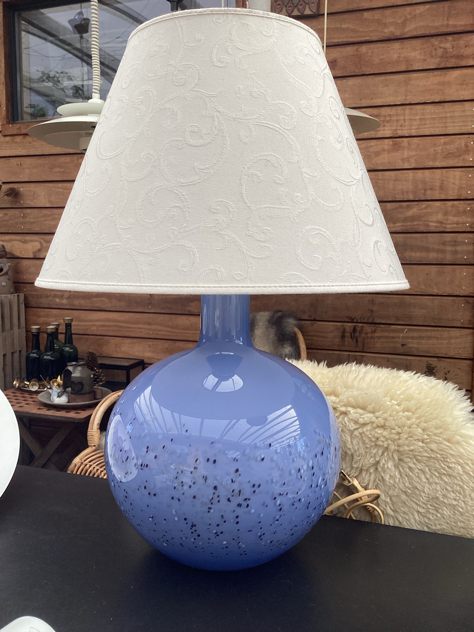 #holmegaardlampe #lavendelblåbordlampe#leklint311#kastrupglas#leklintholmegaardglasværkholmegaardglasleklintesbenklint vintage vintageglas midmod interiør boligindretning tilsalg sælges forsale genbrug indretmedgenbrug paulinekdk vejle