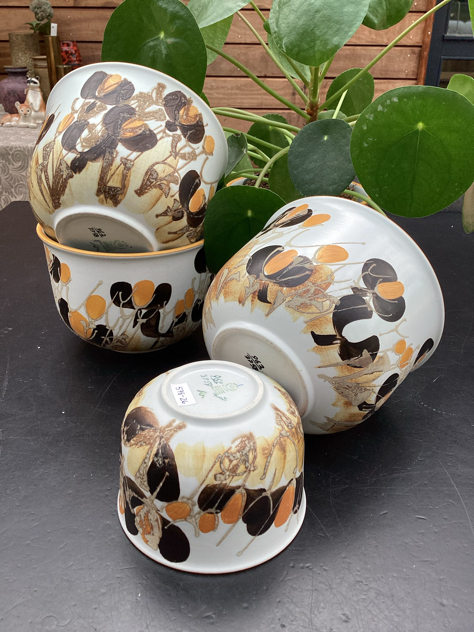 #ellenmalmer #royalcopenhagen#fajanceskjuler#ellenmalmersiena #royalcopenhagensienafugle fuglebroderifuglefoderbræt vintagevintagekeramik midcenturymoderndanishmodern tilsalg sælgesforsale loopefund genbrugmidmod classic interiordesignhomedecorpaulinekdkboligindretningnordichome nordicstyle