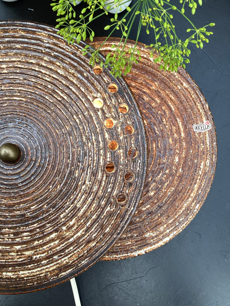 #væglampe #belysning #keramik #keramiklampe#keramikvæglampe axellaaxellakeramik axellavæglampesøholmsøholmkeramiksøholmvæglamperetro retrokeramik vægophæng vintage midcenturymodern danishmodern tilsalg sælges forsale genbrug midmod classic interiordesign homedecor vintagevejlepaulinekdk