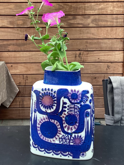 #bertejessen #royalcopenhagen #fajance#royalcopenhagenbaca#fajanceskål mariannejohnson karichristensenaluminiaaluminiaisspandingelisekofoed fajancefadbethbreyenindretninginteriørsmykkeskålboligindretningdanishdesignmidmodvejlepaulinekdkbæredygtigsecondhandgenbrugsguld